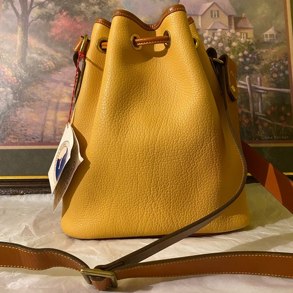 Gorgeous Vintage Dooney & Bourke Large Palomino Yellow Drawstring Bag New Tags ! - Picture 3 of 15